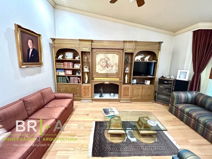 CASA en VENTA en BOSQUES de las LOMAS.