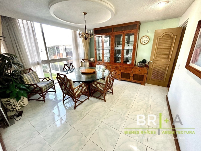 CASA en VENTA en BOSQUES de las LOMAS.
