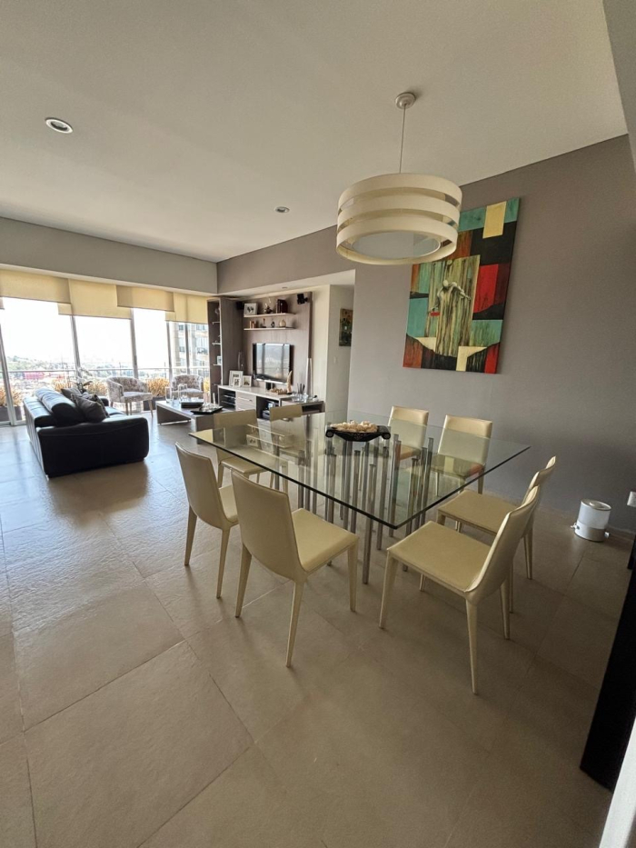 Departamento de gran tamaño en venta en Stampa