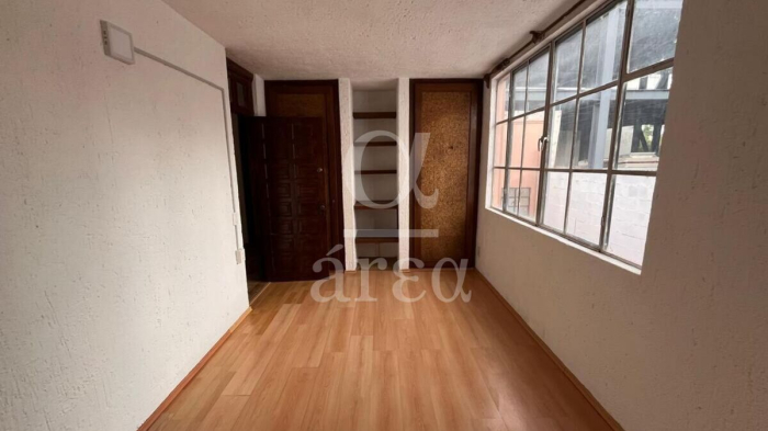 Casa Remodelada con Uso de suelo H/3/30/B en la Col. Anzures en Venta
