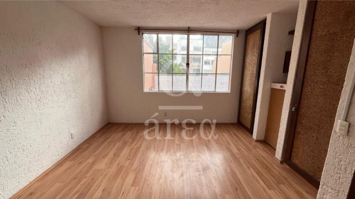 Casa Remodelada con Uso de suelo H/3/30/B en la Col. Anzures en Venta