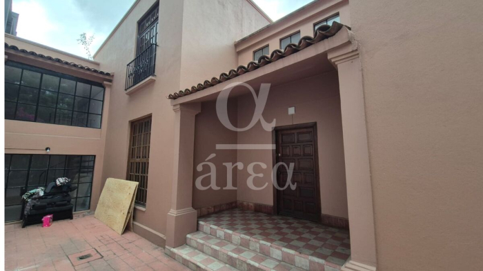 Casa Remodelada con Uso de suelo H/3/30/B en la Col. Anzures en Venta