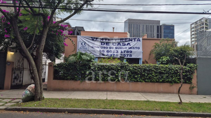 Casa Remodelada con Uso de suelo H/3/30/B en la Col. Anzures en Venta