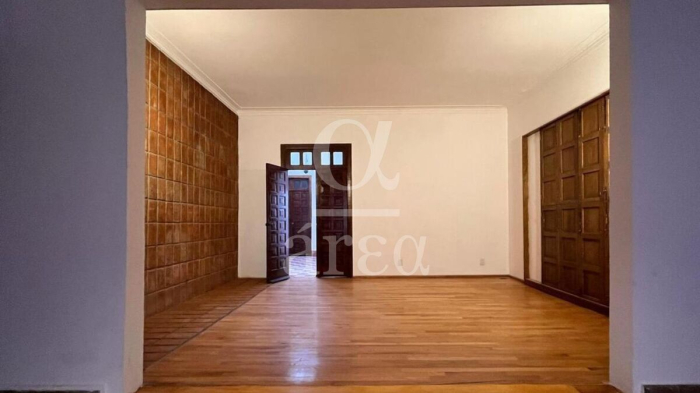 Casa Remodelada con Uso de suelo H/3/30/B en la Col. Anzures en Venta