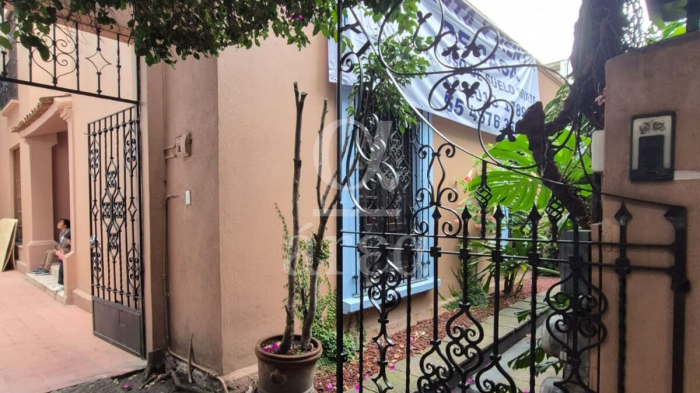 Casa Remodelada con Uso de suelo H/3/30/B en la Col. Anzures en Venta
