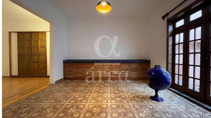 Casa Remodelada con Uso de suelo H/3/30/B en la Col. Anzures en Venta