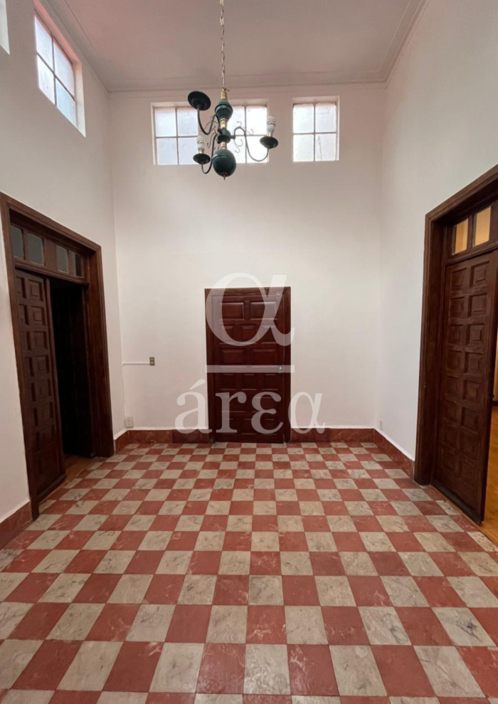 Casa Remodelada con Uso de suelo H/3/30/B en la Col. Anzures en Venta