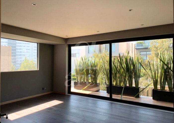 Moderna Residencia en Venta en Cumbres de Santa Fé