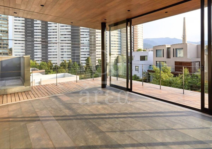 Moderna Residencia en Venta en Cumbres de Santa Fé