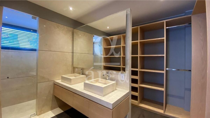 Moderna Residencia en Venta en Cumbres de Santa Fé