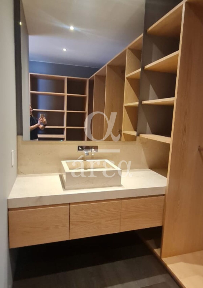 Moderna Residencia en Venta en Cumbres de Santa Fé