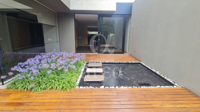 Moderna Residencia en Venta en Cumbres de Santa Fé