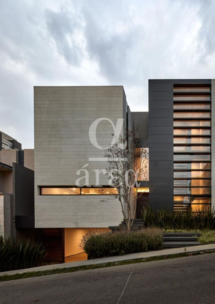 Moderna Residencia en Venta en Cumbres de Santa Fé