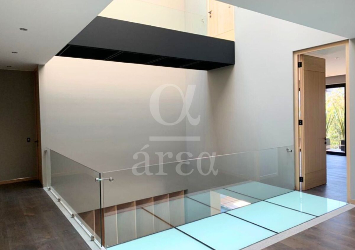 Moderna Residencia en Venta en Cumbres de Santa Fé