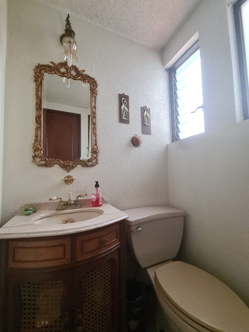 SE VENDE CASA EN CIRCUITO MISIONEROS CIUDAD SATELITE NAUCALPAN DE JUAREZ