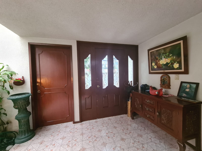 SE VENDE CASA EN CIRCUITO MISIONEROS CIUDAD SATELITE NAUCALPAN DE JUAREZ