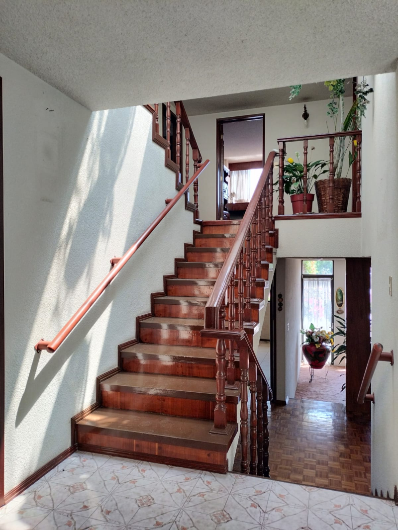 SE VENDE CASA EN CIRCUITO MISIONEROS CIUDAD SATELITE NAUCALPAN DE JUAREZ