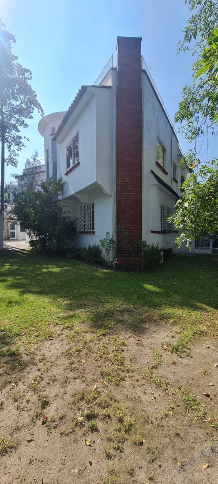 Casa Tradicional en Renta en Lomas de Chapultepec