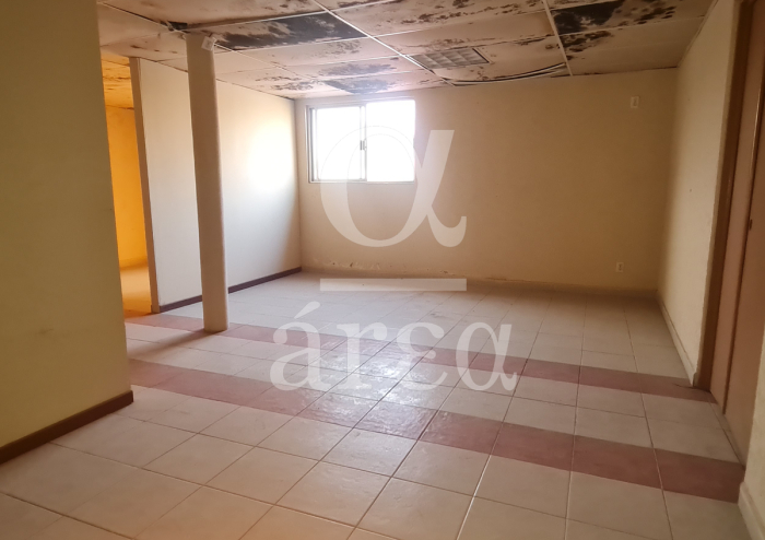 Bodega+Oficinas para Actualizar RENTA en Santa María Insurgentes