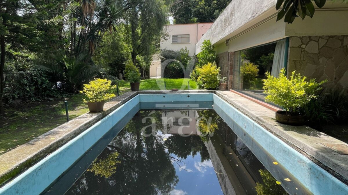 Terreno Plano en Esquina en Lomas de Chapultepec en Venta