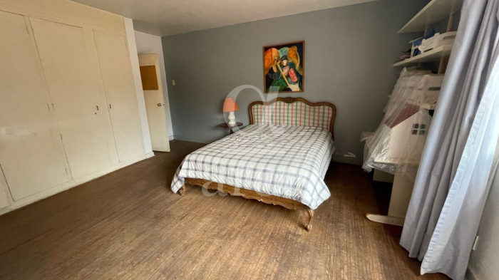 Terreno Plano en Esquina en Lomas de Chapultepec en Venta