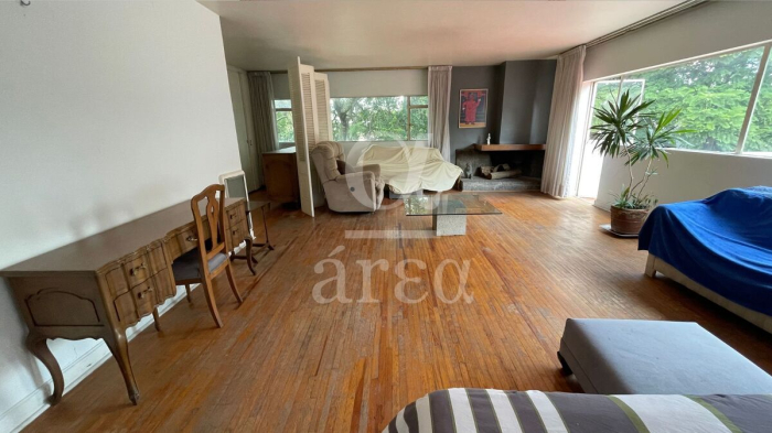 Terreno Plano en Esquina en Lomas de Chapultepec en Venta