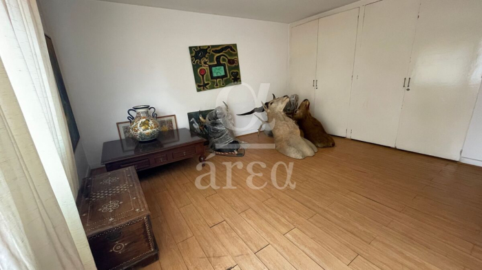 Terreno Plano en Esquina en Lomas de Chapultepec en Venta
