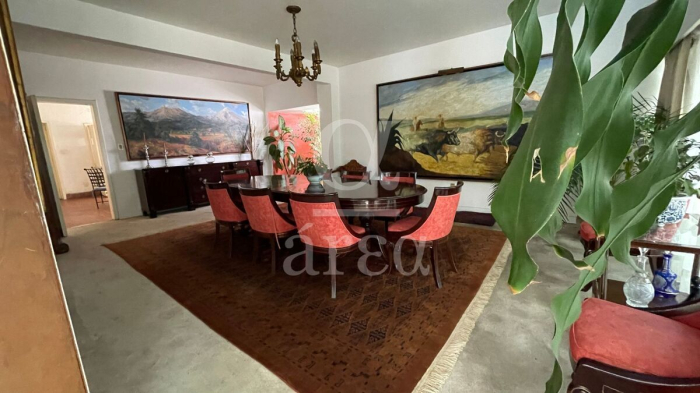 Terreno Plano en Esquina en Lomas de Chapultepec en Venta