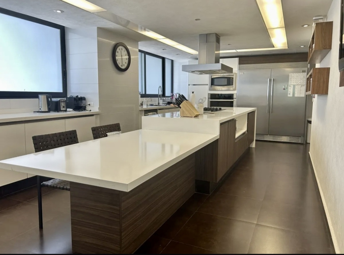 Excelente departamento remodelado en Bosques