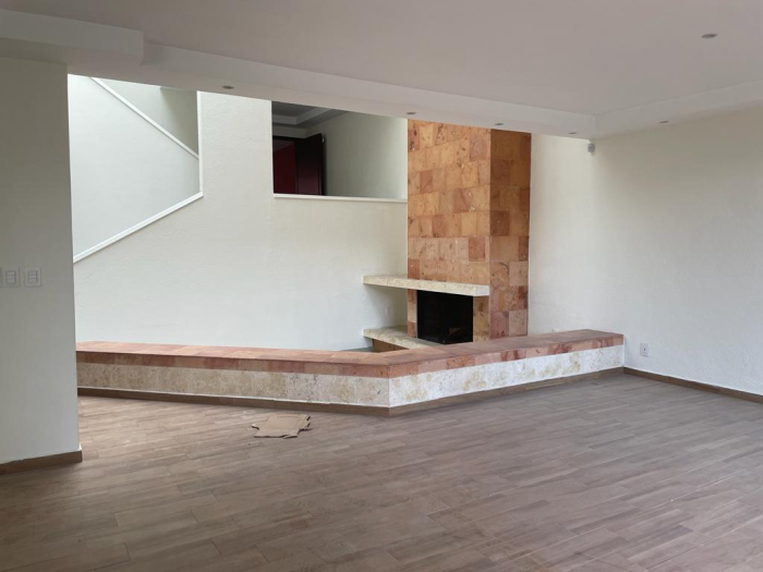 Tecamachalco, Av. de las Fuentes, casa para oficinas privadas REnta $95,000MN