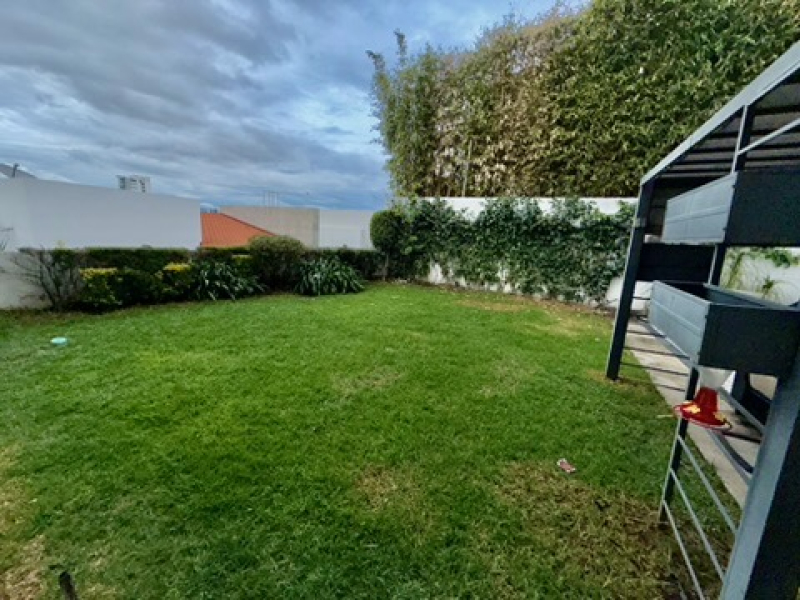 Casa en Condominio en renta en Lomas Country Club