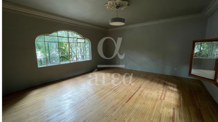 Polanco Casa de �?poca con Uso de Suelo Oficinas en Venta