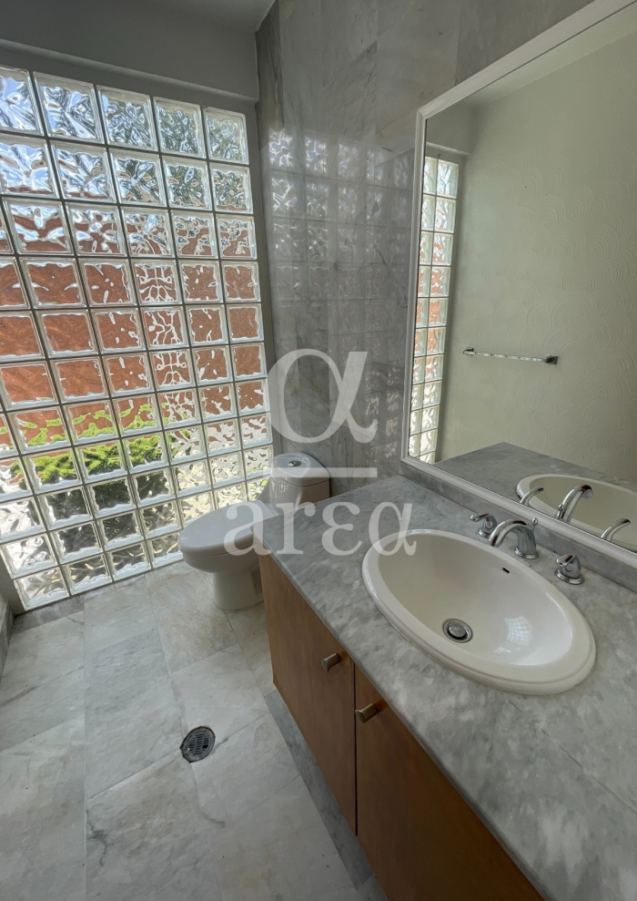 Casa Venta para Remodelar o Como Terreno con Espectacular Vista!