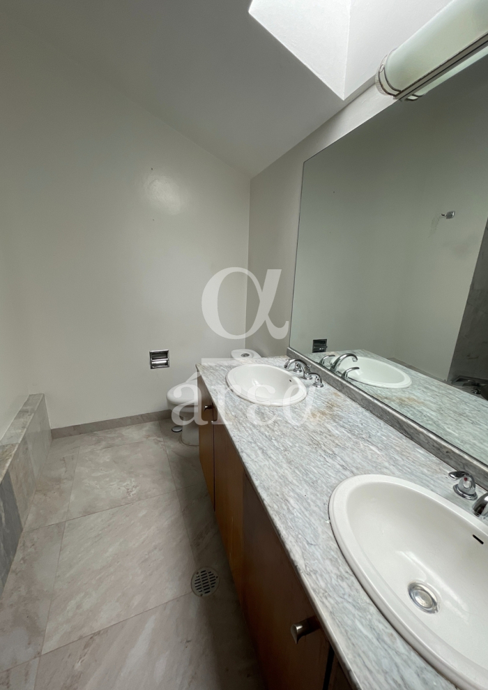 Casa Venta para Remodelar o Como Terreno con Espectacular Vista!