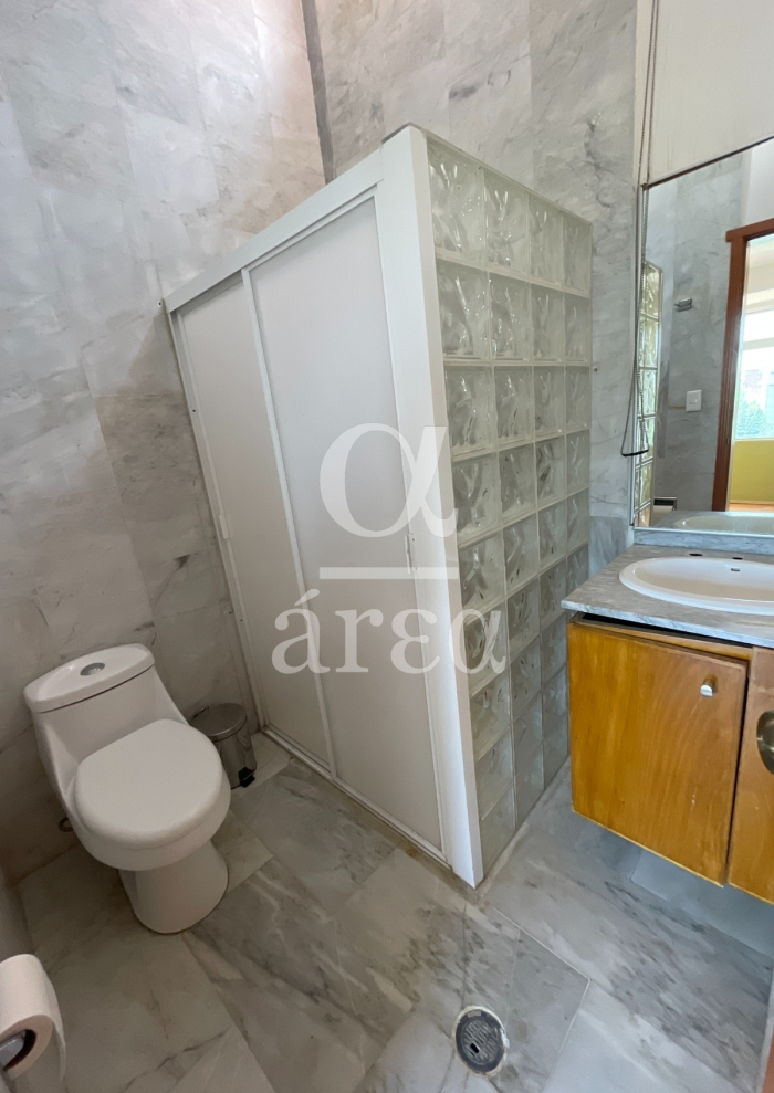 Casa Venta para Remodelar o Como Terreno con Espectacular Vista!