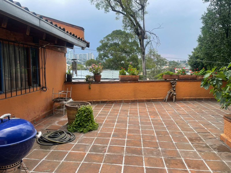 Casa En Venta En Lomas De Bezares
