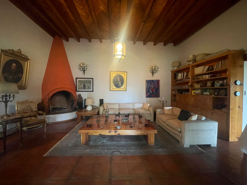 Casa En Venta En Lomas De Bezares