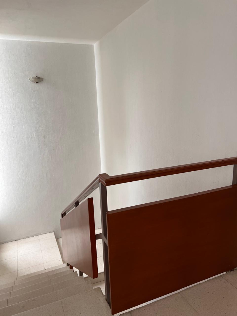 Casa Con Gran Jardín Y Espacios Amplios,  Ideal Para Oficina O Notaría En Los Pinos, Zapopan. 
