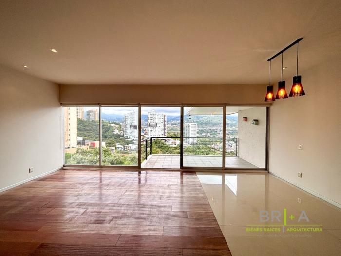 Departamento en Venta en Bosque Real, Residencial Palmeras, Huixquilucan