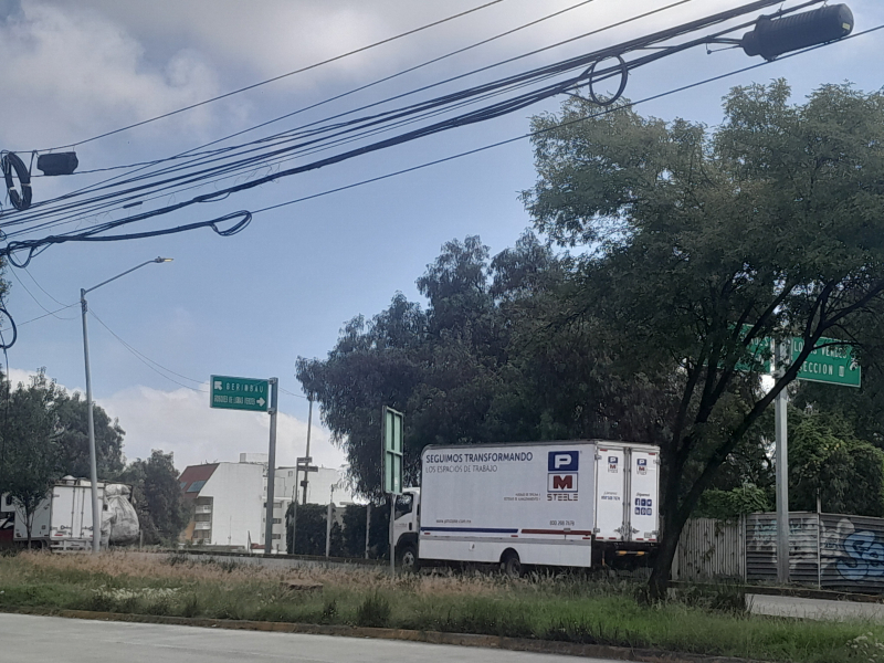 terreno plurifamiliar sobre super avenida lomas verdes naucalpan 