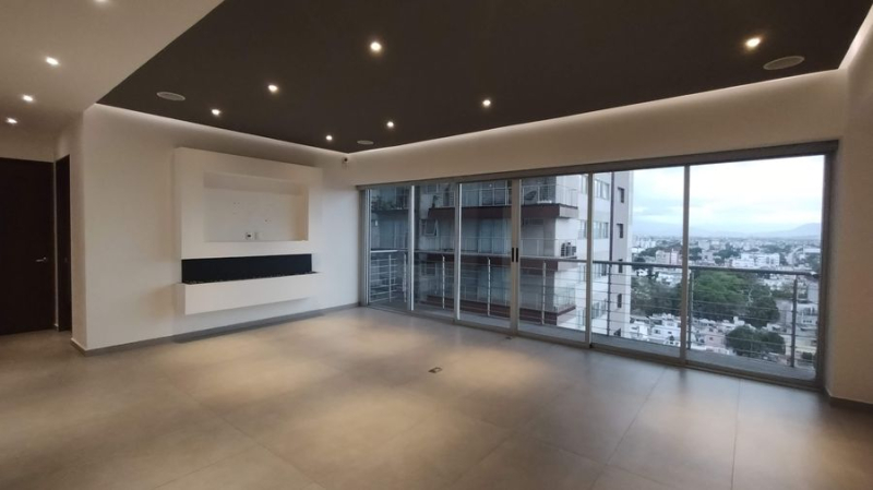 Venta Departamento En Grand Tower Del Valle, Piso 11 Vista Volcanes