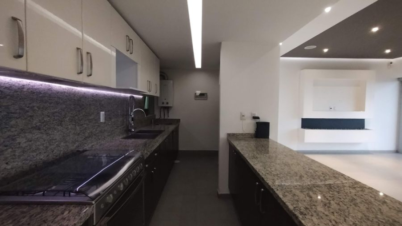 Venta Departamento En Grand Tower Del Valle, Piso 11 Vista Volcanes