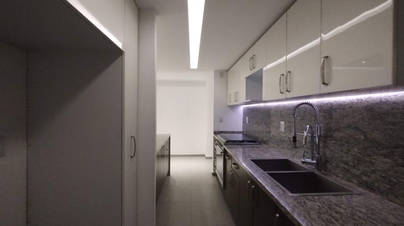 Venta Departamento En Grand Tower Del Valle, Piso 11 Vista Volcanes