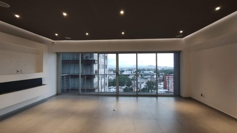 Venta Departamento En Grand Tower Del Valle, Piso 11 Vista Volcanes