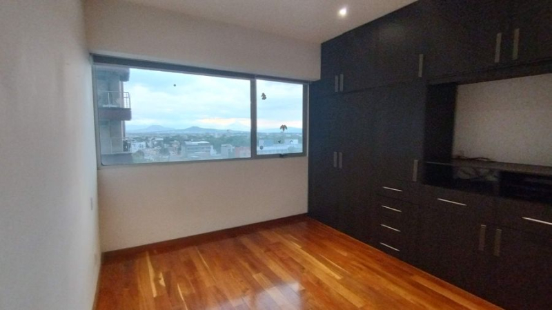 Venta Departamento En Grand Tower Del Valle, Piso 11 Vista Volcanes