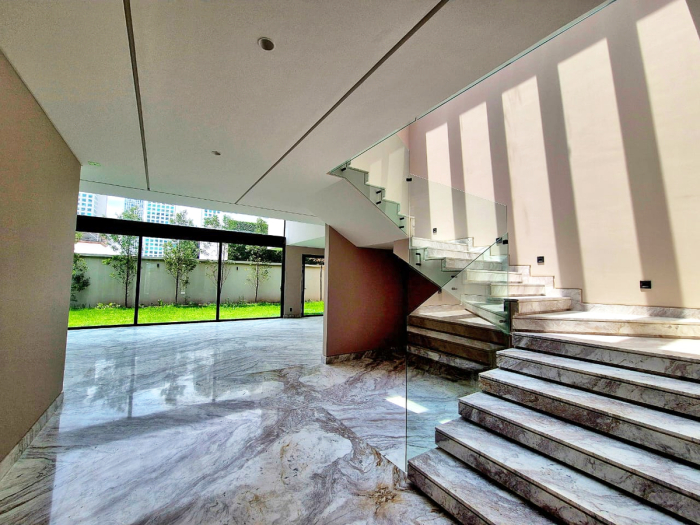 Magnífica Casa en venta a estrenar en Bosques en calle cerrada