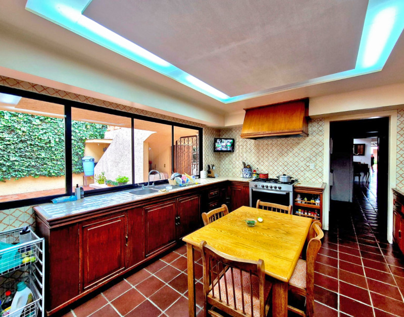 Casa En Renta En Lomas De Chapultepec Con 985m2 De Terreno