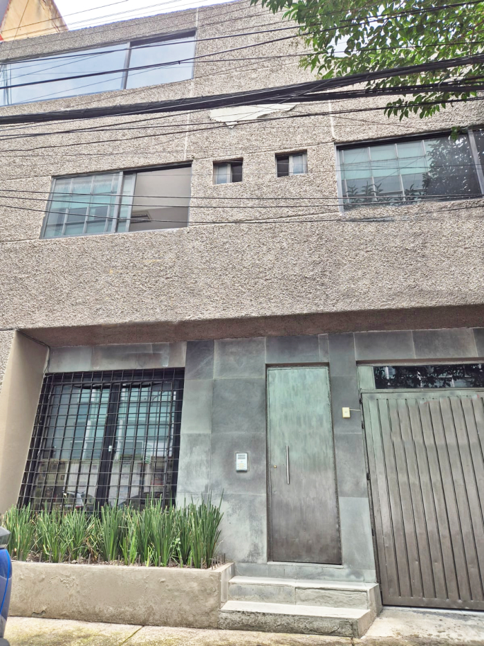 Edificio de 3 pisos en venta Uso amplio suelo comercial PB Col. Anzures