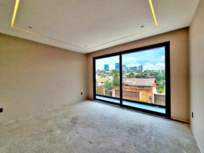Magnífica Casa En Venta A Estrenar En Bosques De Las Lomas, Calle Cerrada