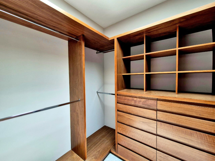Magnífica Casa En Venta A Estrenar En Bosques De Las Lomas, Calle Cerrada